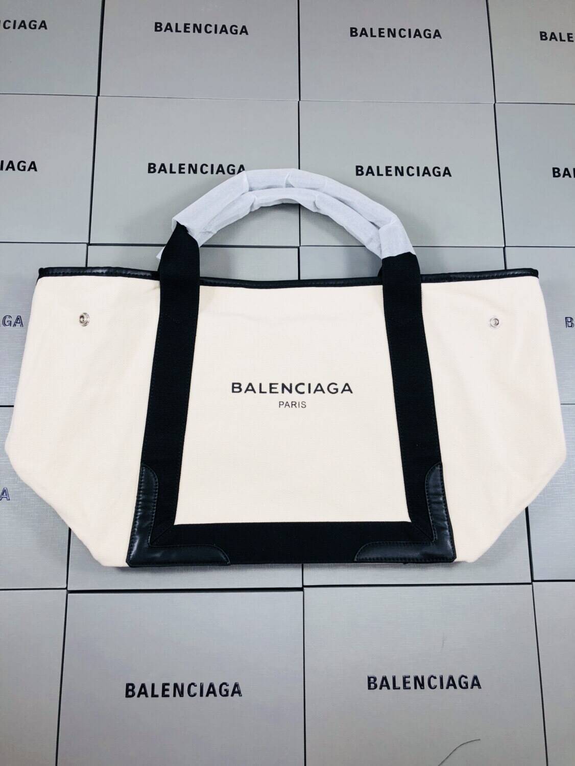 Balenciaga Navy 3903462HH3N9260