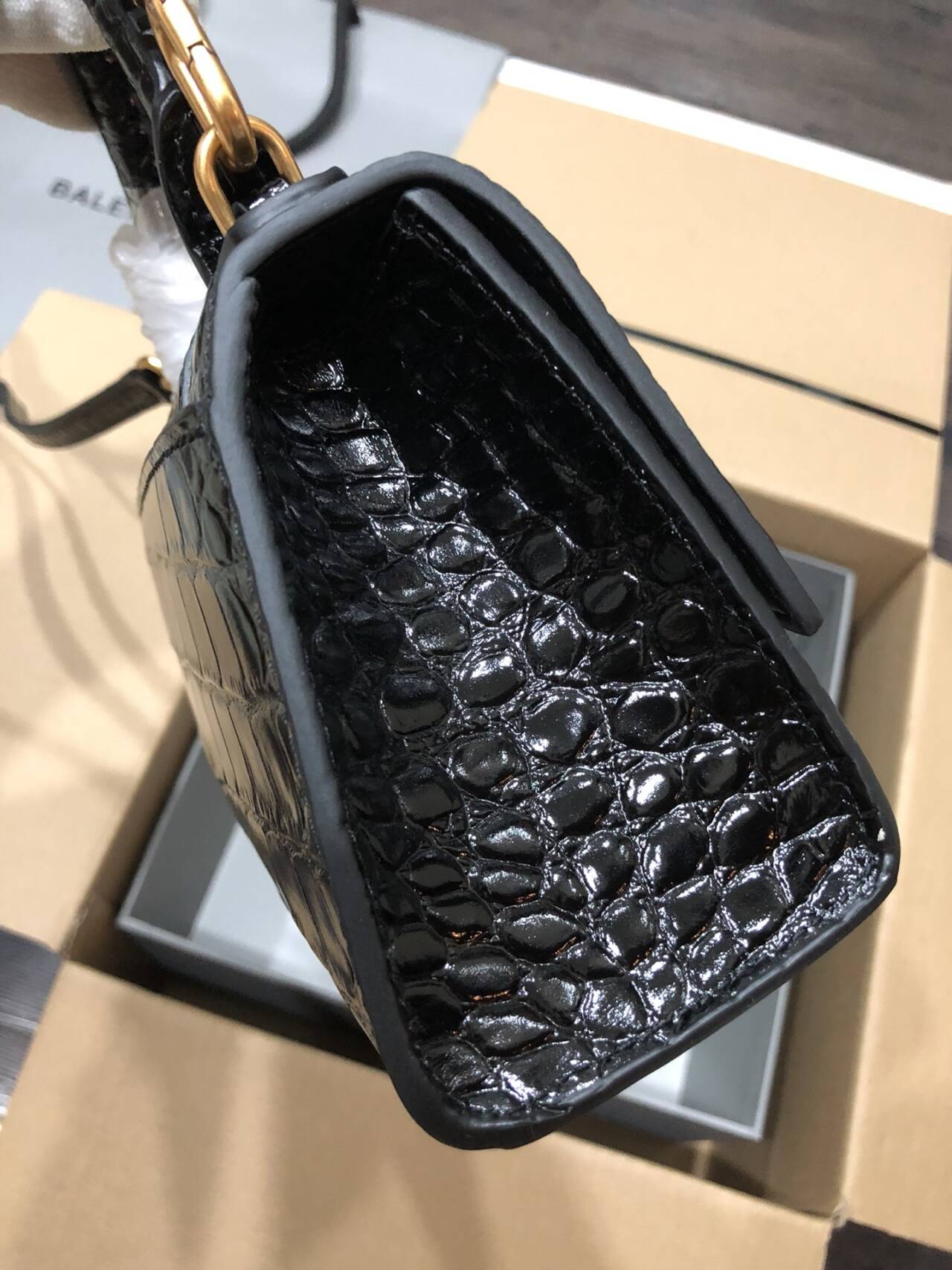 Balenciaga Hourglass 12  5935461LRGM1000