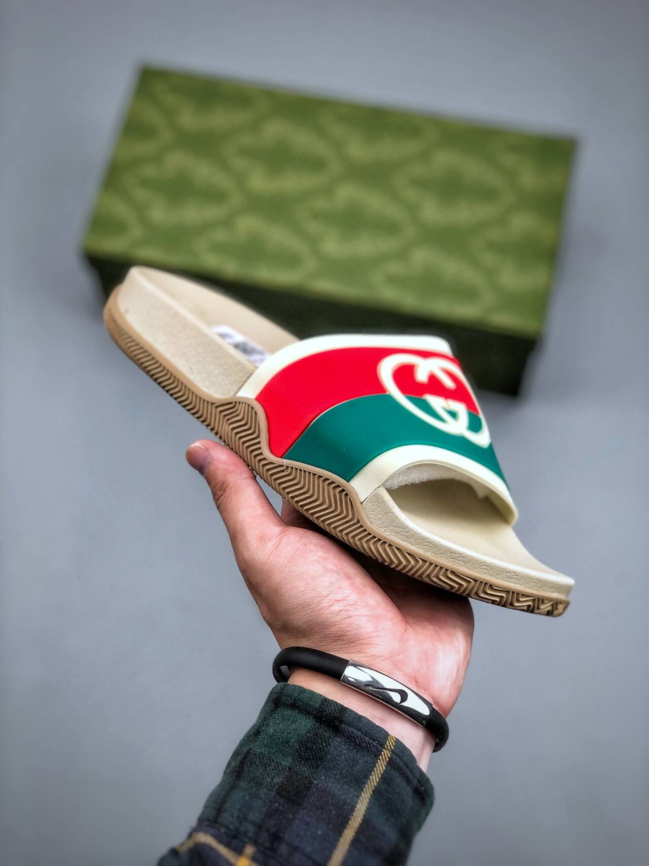 Gucci 655461 JFA00 9136