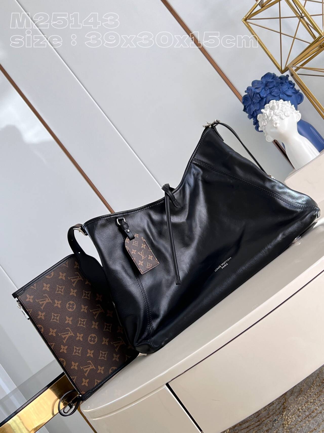 Louis Vuitton Carryall Dark MM M25143