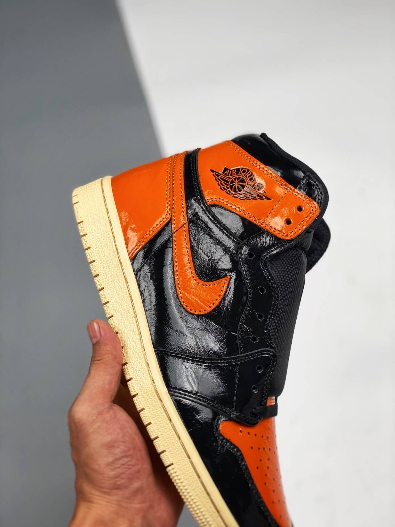 Air Jordan 1 Retro High OG ‘Shattered Backboard 3.0’ 555088-028