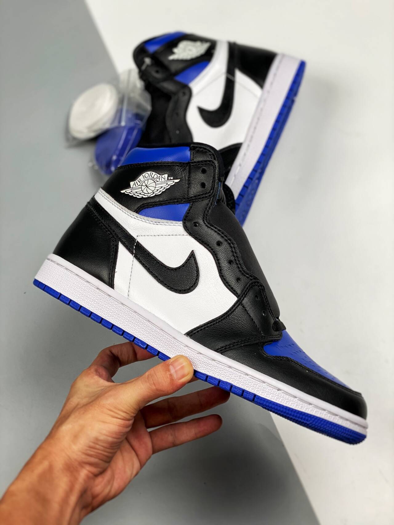 Air Jordan 1 Retro High OG “Royal Toe” 555088-041