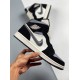 Air Jordan 1 Mid SE “Satin Grey” 852542-011