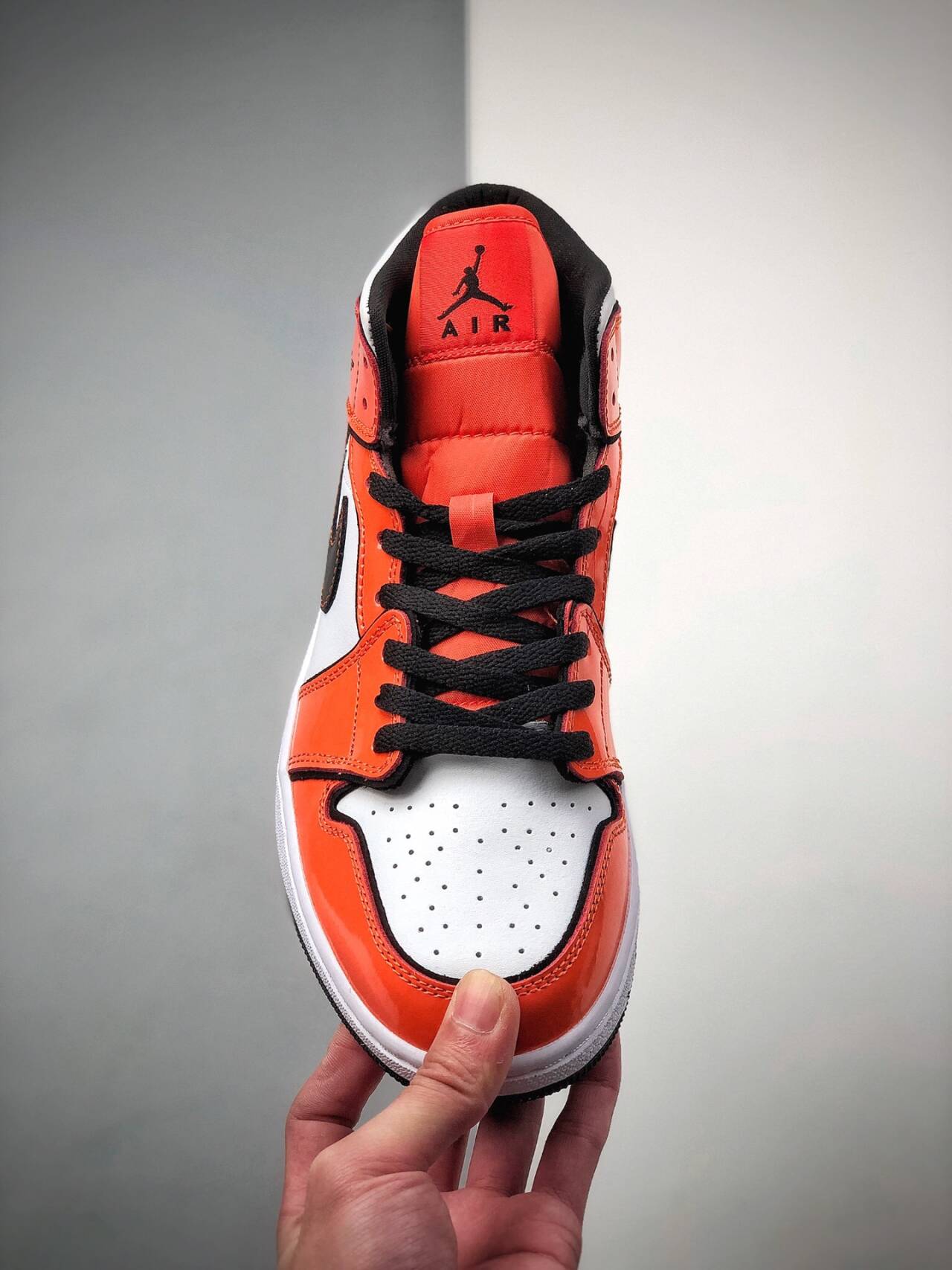 Air Jordan 1 Mid SE “Turf Orange” DD6834-802