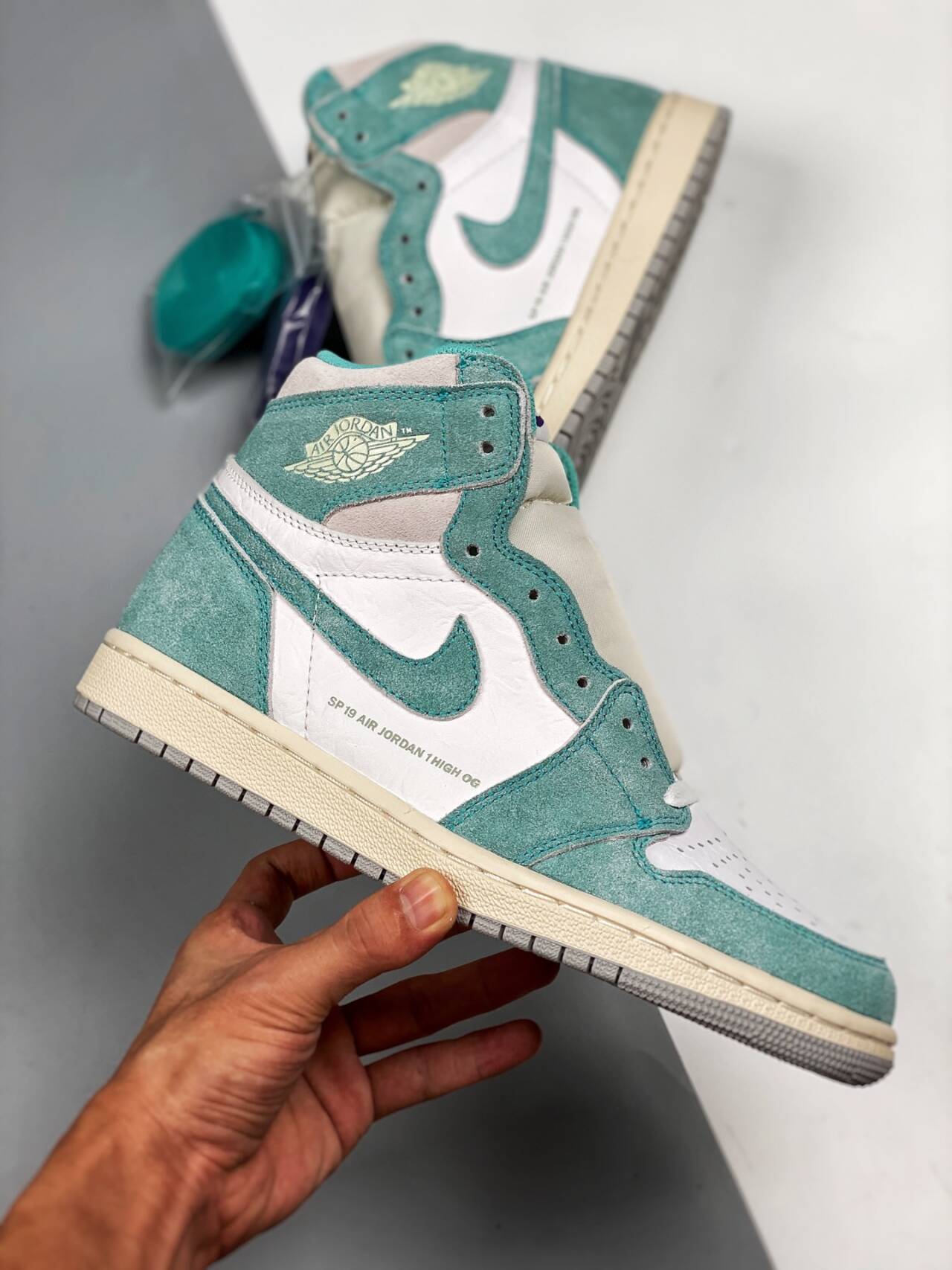 Air Jordan 1 “Turbo Green” 555088-311