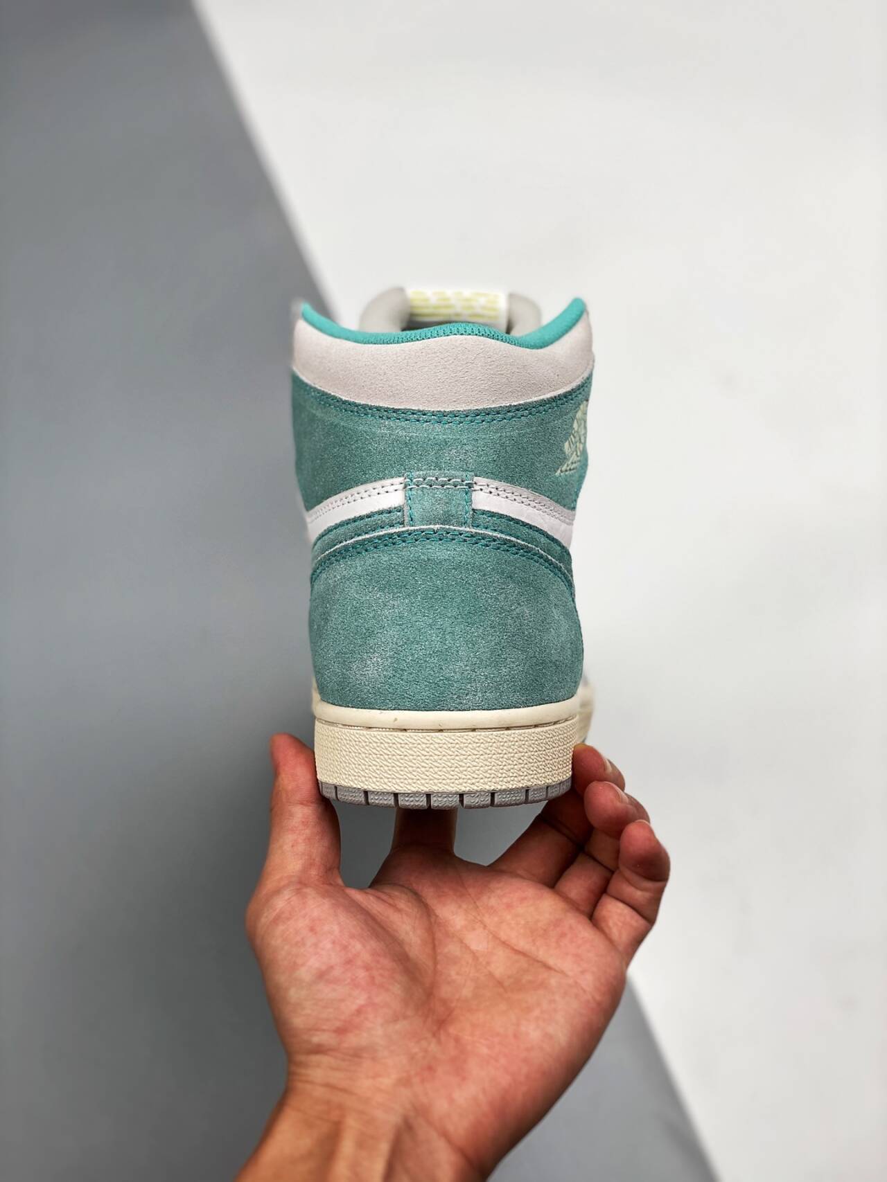 Air Jordan 1 “Turbo Green” 555088-311